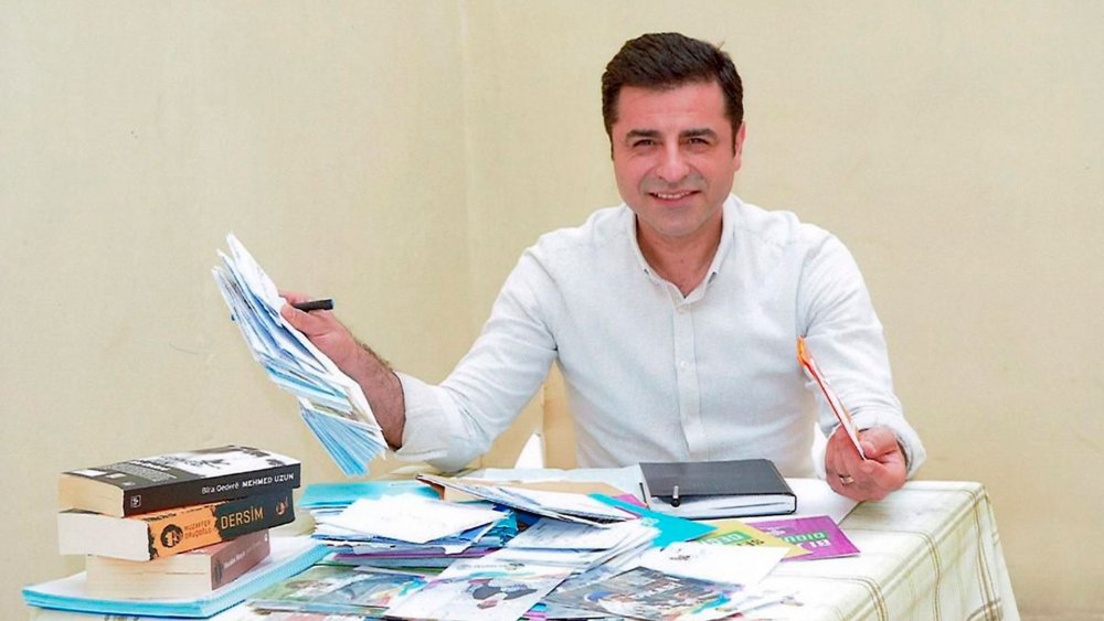 https://mail.mikro-makro.net/hdp-icerisinde-demirtas-cezaevinden-cikmasin-isteyenler-var