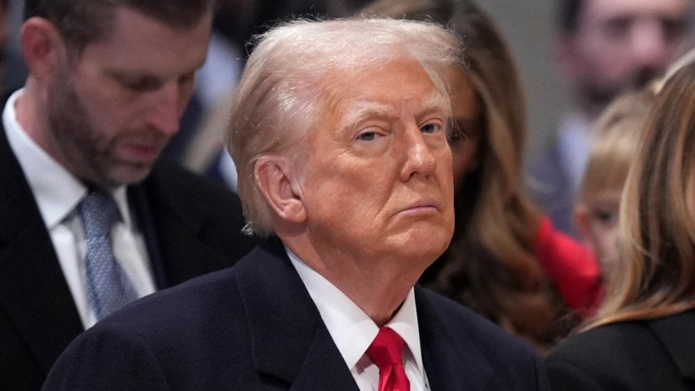 https://mail.mikro-makro.net/trump-abdyi-resesyona-goturuyor-endiseleri-artiyor