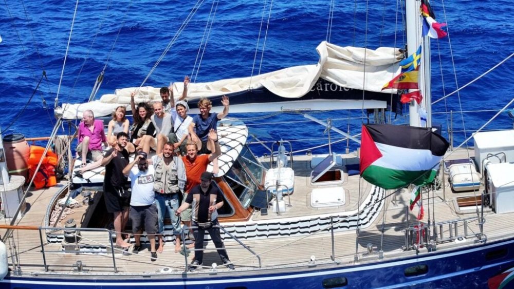 https://mail.mikro-makro.net/aralarinda-2-turkun-de-bulundugu-8-madleen-gonullusu-israilde-tutuklu-kaldi